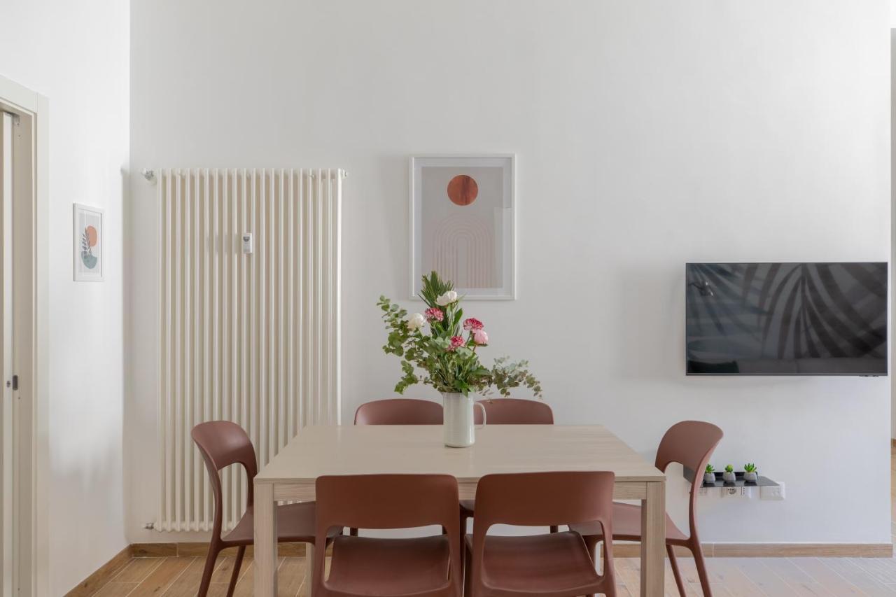 Iflat Colorful And Bright Apartament In Monti Рим Екстериор снимка
