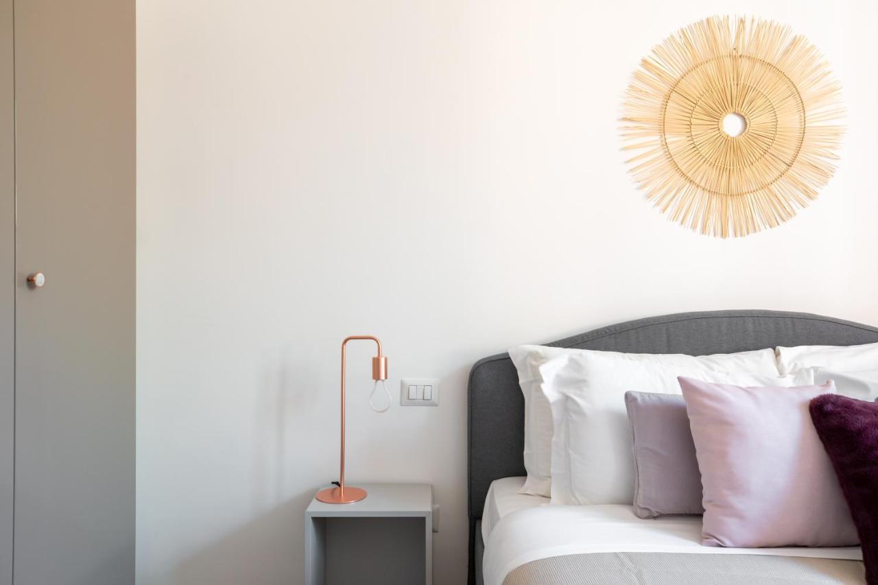 Iflat Colorful And Bright Apartament In Monti Рим Екстериор снимка