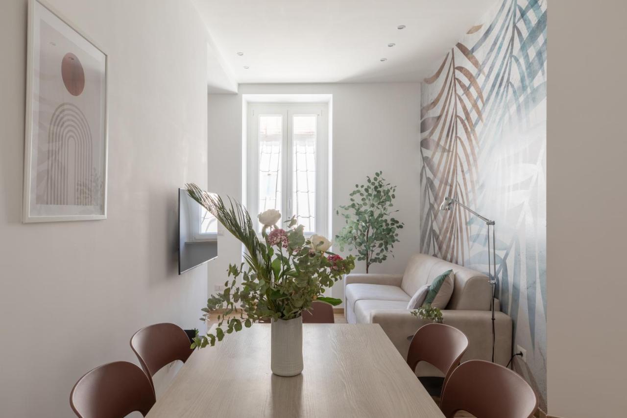 Iflat Colorful And Bright Apartament In Monti Рим Екстериор снимка