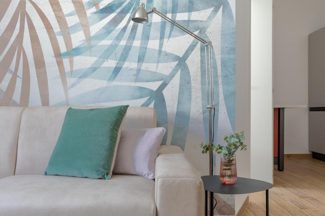 Iflat Colorful And Bright Apartament In Monti Рим Екстериор снимка