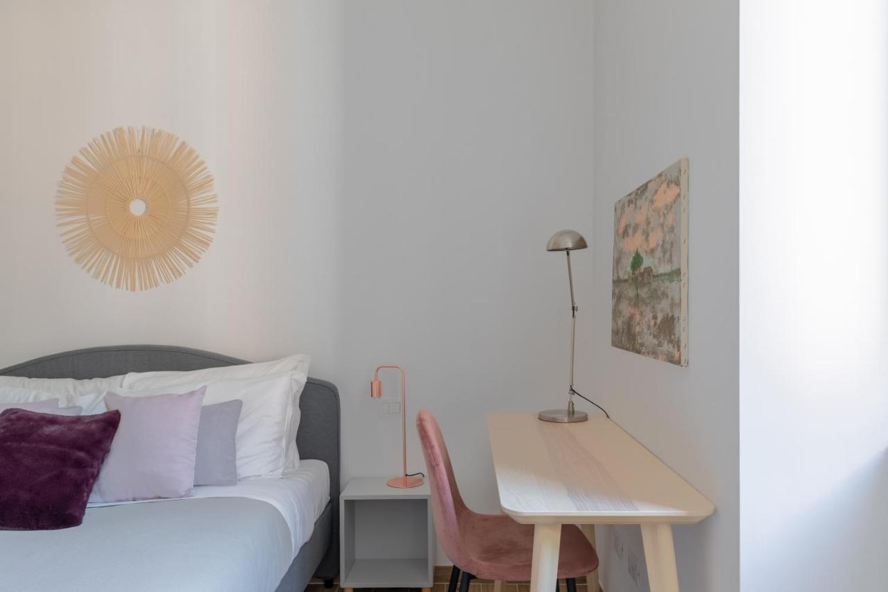 Iflat Colorful And Bright Apartament In Monti Рим Екстериор снимка