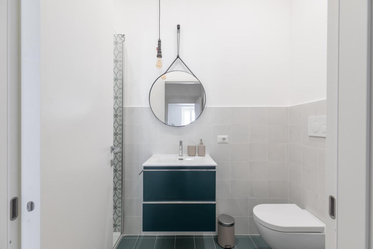 Iflat Colorful And Bright Apartament In Monti Рим Екстериор снимка