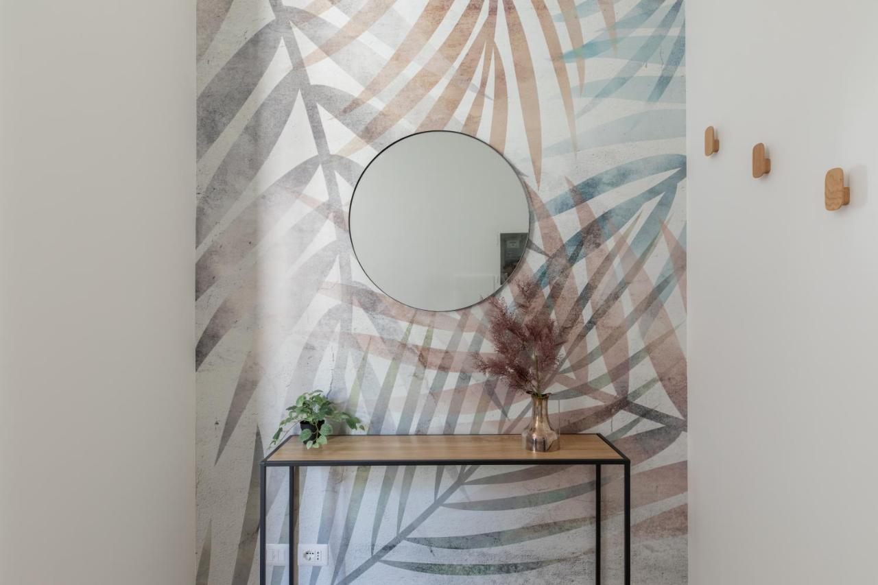 Iflat Colorful And Bright Apartament In Monti Рим Екстериор снимка