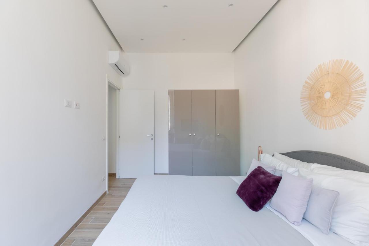 Iflat Colorful And Bright Apartament In Monti Рим Екстериор снимка