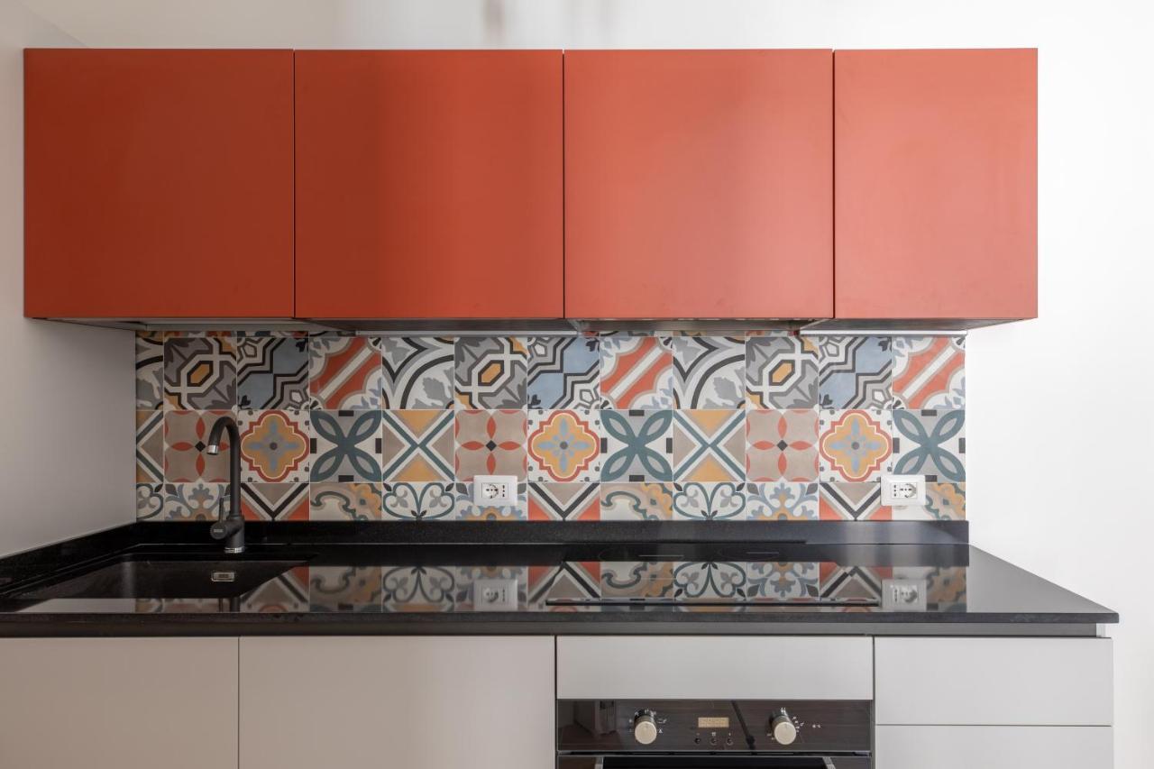 Iflat Colorful And Bright Apartament In Monti Рим Екстериор снимка